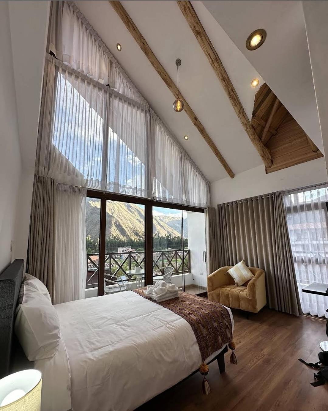 Flores De La Villa Huayoccare 外观 照片